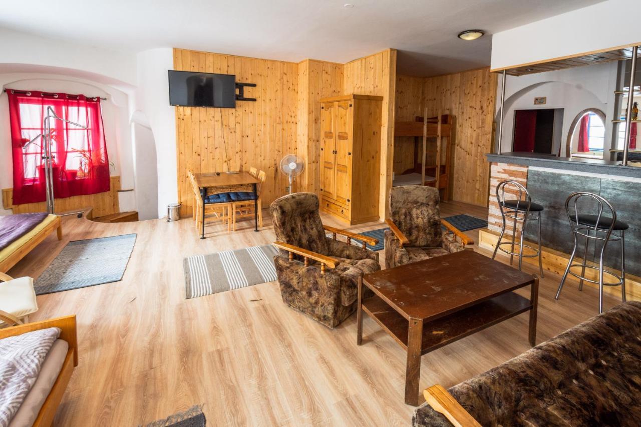 Hotel Red Point à Tábor Extérieur photo