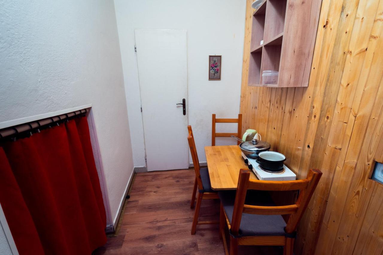Hotel Red Point à Tábor Extérieur photo