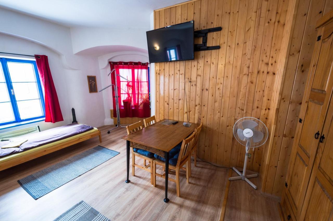 Hotel Red Point à Tábor Extérieur photo