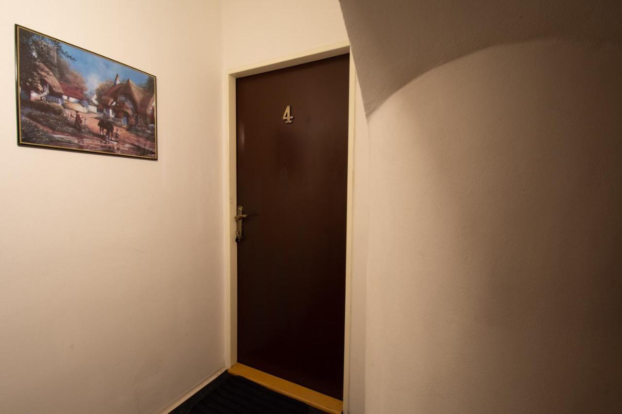 Hotel Red Point à Tábor Extérieur photo