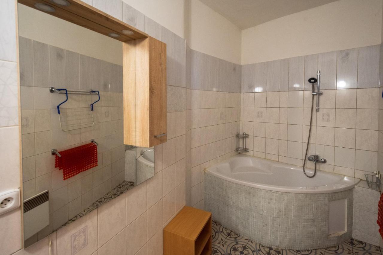 Hotel Red Point à Tábor Extérieur photo